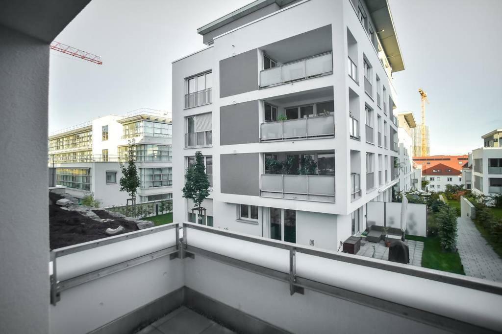 Deluxe Ferienwohnung Apartment Stuttgart Centre/Milaneo Eksteriør billede